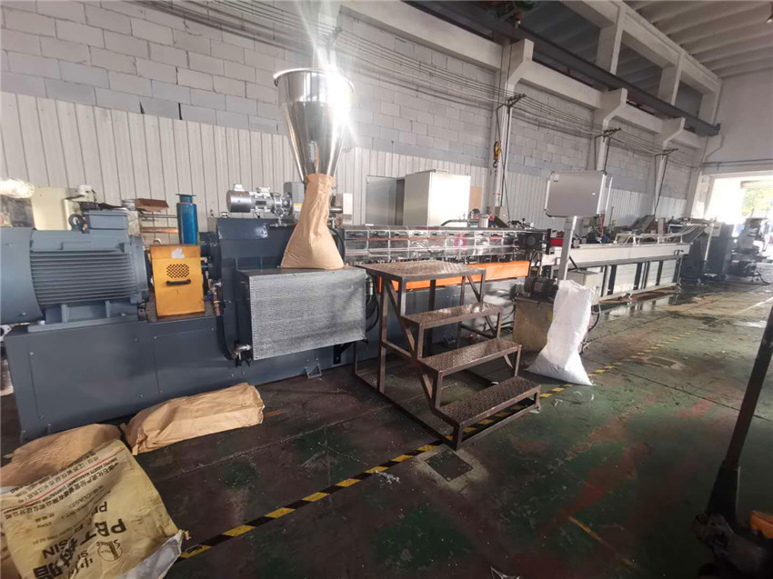 PET瓶片回收造粒機(jī)_環(huán)保型_玖德隆機(jī)械有限公司